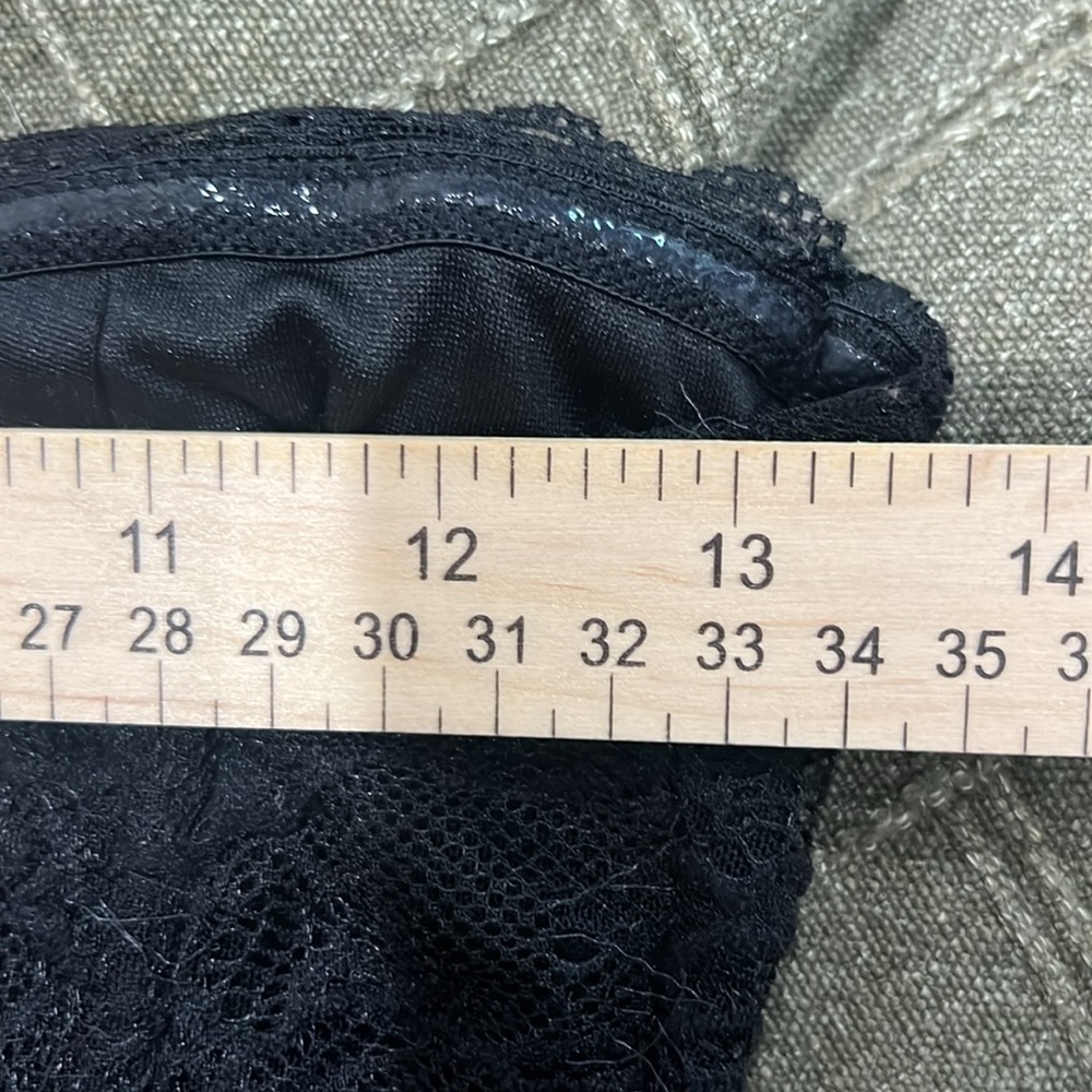 Elegant Black Lace Mini Dress - Picture 11 of 11